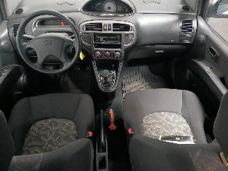 Hyundai Matrix Matrix Hatchback 1.6 16V (G4ED) [76kW]  (06-2001/04-2010) picture 10