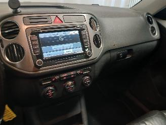 Volkswagen Tiguan Tiguan (5N1/2) SUV 2.0 TDI 16V 4Motion (CBAA) [100kW]  (11-2007/07-201=
8) picture 17