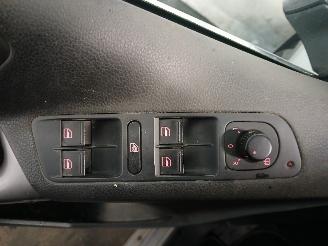 Volkswagen Tiguan Tiguan (5N1/2) SUV 2.0 TDI 16V 4Motion (CBAA) [100kW]  (11-2007/07-201=
8) picture 13