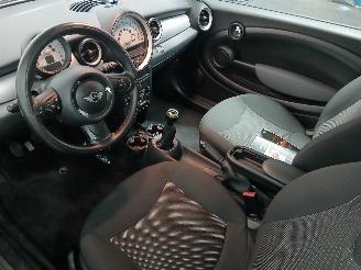 Mini Mini Mini (R56) Hatchback 1.6 16V One (N16-B16A) [55kW]  (03-2010/11-2013) picture 12