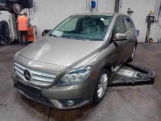 Sloopauto Mercedes B-klasse B (W246) Hatchback 1.6 B-180 BlueEFFICIENCY Turbo 16V (M270.910) [90kW=
]  (11-2011/12-2018) 2012/3
