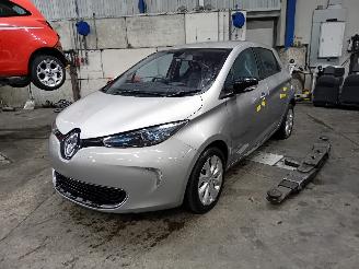 Salvage car Renault Zoé Zoé (AG) Hatchback 5-drs R90 (5AQ-601) [68kW]  (09-2016/03-2024) 2015