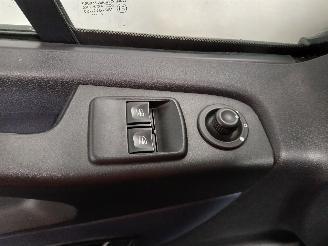 Opel Vivaro Vivaro Van 1.6 CDTI 95 Euro 6 (R9M-413(R9M-H4)) [70kW]  (03-2016/12-20=
19) picture 14