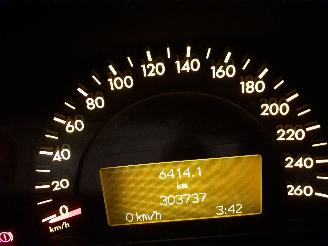 Mercedes C-klasse C (W203) Sedan 1.8 C-180K 16V (M271.946) [105kW]  (05-2002/02-2007) picture 2