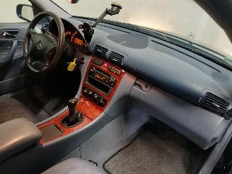 Mercedes C-klasse C (W203) Sedan 1.8 C-180K 16V (M271.946) [105kW]  (05-2002/02-2007) picture 8