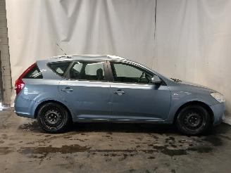 Kia Cee d Cee'd Sporty Wagon (EDF) Combi 1.4 16V (G4FA) [80kW]  (09-2007/12-2012=
) picture 7