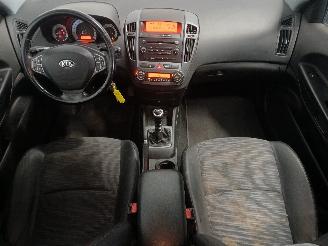 Kia Cee d Cee'd Sporty Wagon (EDF) Combi 1.4 16V (G4FA) [80kW]  (09-2007/12-2012=
) picture 11