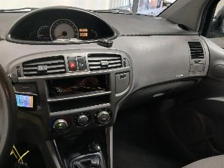 Hyundai Matrix Matrix Hatchback 1.6 16V (G4ED) [76kW]  (06-2001/04-2010) picture 16