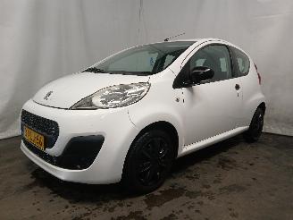 Peugeot 107 107 Hatchback 1.0 12V (384F(1KR)) [50kW]  (06-2005/05-2014) picture 2