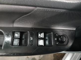 Volkswagen Golf Golf V (1K1) Hatchback 2.0 GTI 16V (AXX) [147kW]  (10-2004/02-2009) picture 13