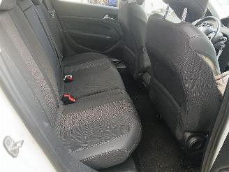 Peugeot 308 308 SW (L4/L9/LC/LJ/LR) Combi 5-drs 1.5 BlueHDi 130 (DV5RC(YHZ)) [96kW=
]  (06-2017/12-2021) picture 9