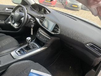 Peugeot 308 308 SW (L4/L9/LC/LJ/LR) Combi 5-drs 1.5 BlueHDi 130 (DV5RC(YHZ)) [96kW=
]  (06-2017/12-2021) picture 7