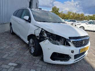 Peugeot 308 308 SW (L4/L9/LC/LJ/LR) Combi 5-drs 1.5 BlueHDi 130 (DV5RC(YHZ)) [96kW=
]  (06-2017/12-2021) picture 6