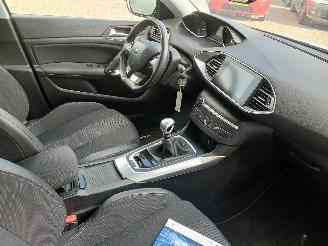Peugeot 308 308 SW (L4/L9/LC/LJ/LR) Combi 5-drs 1.5 BlueHDi 130 (DV5RC(YHZ)) [96kW=
]  (06-2017/12-2021) picture 8