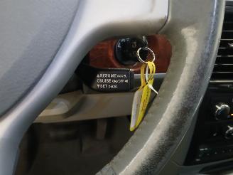Chrysler Town & Country Voyager/Grand Voyager (RT) MPV 3.8 V6 Grand Voyager (EGH) [142kW]  (10=
-2007/...) picture 16