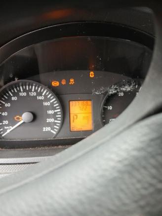 Mercedes Vito Vito (639.6) Van 2.2 113 CDI 16V Euro 5 (OM651.940) [100kW]  (09-2010/=
=2E..) picture 2