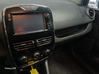 Renault Clio Clio IV Estate/Grandtour (7R) Combi 5-drs 0.9 Energy TCE 90 12V (H4B-4=
00(H4B-A4)) [66kW]  (01-2013/08-2021) picture 16
