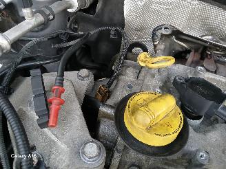 Renault Clio Clio IV (5R) Hatchback 5-drs 0.9 Energy TCE 90 12V (H4B-400(H4B-A4)) [=
66kW]  (11-2012/08-2021) picture 31