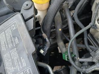 Renault Clio Clio IV (5R) Hatchback 5-drs 0.9 Energy TCE 90 12V (H4B-400(H4B-A4)) [=
66kW]  (11-2012/08-2021) picture 30