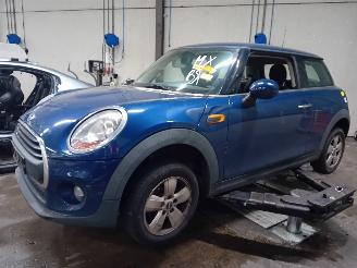 Vrakbiler auto Mini Mini Mini (F56) Hatchback 3-drs 1.5 12V One D (B37C15A) [70kW]  (03-2014/..=
=2E) 2015