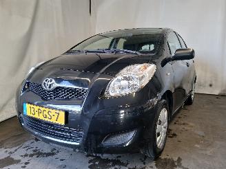 Damaged car Toyota Yaris Yaris II (P9) Hatchback 1.0 12V VVT-i (1KR-FE) [51kW]  (08-2005/12-201=
1) 2011/2