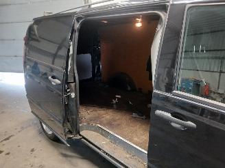 Mercedes Vito Vito (639.6) Van 2.2 116 CDI 16V Euro 5 (OM651.940) [120kW]  (09-2010/=
=2E..) picture 9