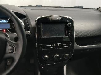Renault Clio Clio IV (5R) Hatchback 5-drs 1.5 Energy dCi 90 FAP (K9K-608(K9K-B6)) [=
66kW]  (11-2012/08-2021) picture 17