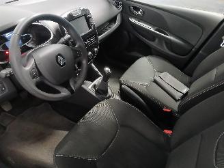 Renault Clio Clio IV (5R) Hatchback 5-drs 1.5 Energy dCi 90 FAP (K9K-608(K9K-B6)) [=
66kW]  (11-2012/08-2021) picture 12