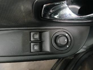 Renault Clio Clio IV (5R) Hatchback 5-drs 1.5 Energy dCi 90 FAP (K9K-608(K9K-B6)) [=
66kW]  (11-2012/08-2021) picture 13
