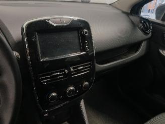 Renault Clio Clio IV (5R) Hatchback 5-drs 1.5 Energy dCi 90 FAP (K9K-608(K9K-B6)) [=
66kW]  (11-2012/08-2021) picture 16