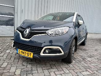 Unfallwagen Renault Captur Captur (2R) SUV 0.9 Energy TCE 12V (H4B-400(H4B-A4)) [66kW]  (06-2013/=
=2E..) 2013/8