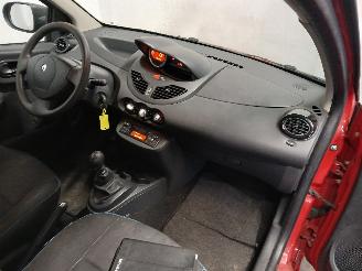 Renault Twingo Twingo II (CN) Hatchback 3-drs 1.2 16V (D4F-764(D4F-E7)) [55kW]  (03-2=
007/09-2014) picture 8