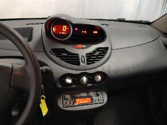 Renault Twingo Twingo II (CN) Hatchback 3-drs 1.2 16V (D4F-764(D4F-E7)) [55kW]  (03-2=
007/09-2014) picture 17