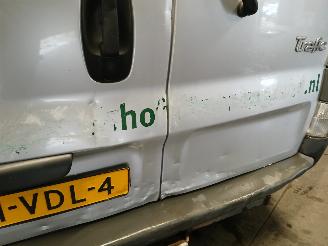 Renault Trafic Trafic New (FL) Van 1.9 dCi 100 16V (F9Q-760) [74kW]  (03-2001/09-2006=
) picture 26
