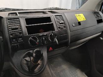 Volkswagen Transporter Transporter T5 Van 1.9 TDi (BRR) [62kW]  (01-2006/11-2009) picture 16