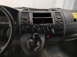 Volkswagen Transporter Transporter T5 Van 1.9 TDi (BRR) [62kW]  (01-2006/11-2009) picture 17