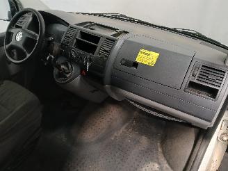 Volkswagen Transporter Transporter T5 Van 1.9 TDi (BRR) [62kW]  (01-2006/11-2009) picture 8