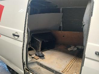 Volkswagen Transporter Transporter T5 Van 1.9 TDi (BRR) [62kW]  (01-2006/11-2009) picture 11