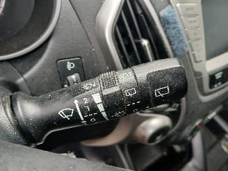 Hyundai Ix35 iX35 (LM) SUV 1.6 GDI 16V (G4FD(Euro 4)) [99kW]  (11-2010/09-2015) picture 14