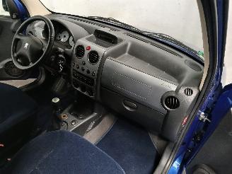 Peugeot Partner Partner Combispace MPV 1.6 16V (TU5JP4(NFU)) [80kW]  (07-2001/03-2008)= picture 8