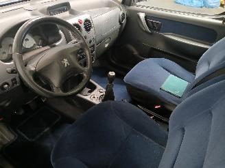 Peugeot Partner Partner Combispace MPV 1.6 16V (TU5JP4(NFU)) [80kW]  (07-2001/03-2008)= picture 12