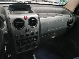 Peugeot Partner Partner Combispace MPV 1.6 16V (TU5JP4(NFU)) [80kW]  (07-2001/03-2008)= picture 17
