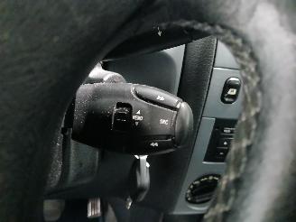 Peugeot Partner Partner Combispace MPV 1.6 16V (TU5JP4(NFU)) [80kW]  (07-2001/03-2008)= picture 16