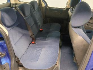 Peugeot Partner Partner Combispace MPV 1.6 16V (TU5JP4(NFU)) [80kW]  (07-2001/03-2008)= picture 10