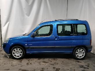 Peugeot Partner Partner Combispace MPV 1.6 16V (TU5JP4(NFU)) [80kW]  (07-2001/03-2008)= picture 4