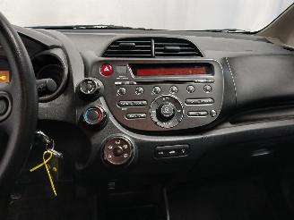 Honda Jazz Jazz (GE6/GE8/GG/GP) Hatchback 1.2 VTEC 16V (L12B2) [66kW]  (07-2008/0=
6-2015) picture 17