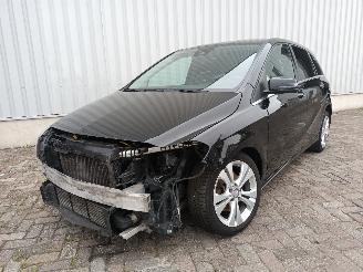 Voiture accidenté Mercedes B-klasse B (W246) Hatchback 2.1 B-200 CDI BlueEFFICIENCY, B-200d 16V (OM651.930=
(Euro 6)) [100kW]  (08-2014/12-2018) 2015/8