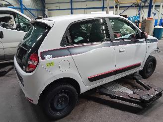 Renault Twingo Twingo III (AH) Hatchback 5-drs 1.0 SCe 70 12V (H4D-400(H4D-A4)) [52kW=
]  (09-2014/...) picture 3