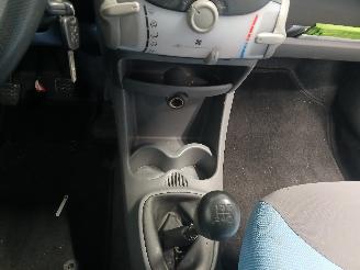 Peugeot 107 107 Hatchback 1.0 12V (384F(1KR)) [50kW]  (06-2005/05-2014) picture 17