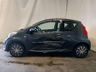 Peugeot 107 107 Hatchback 1.0 12V (384F(1KR)) [50kW]  (06-2005/05-2014) picture 4